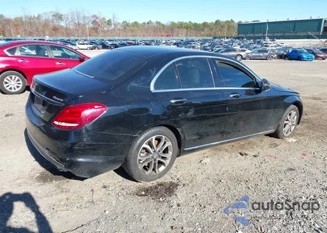 2016 Mercedes-Benz C 300 4Matic из США, поврежденный, VIN 55SWF4KB0GU101936